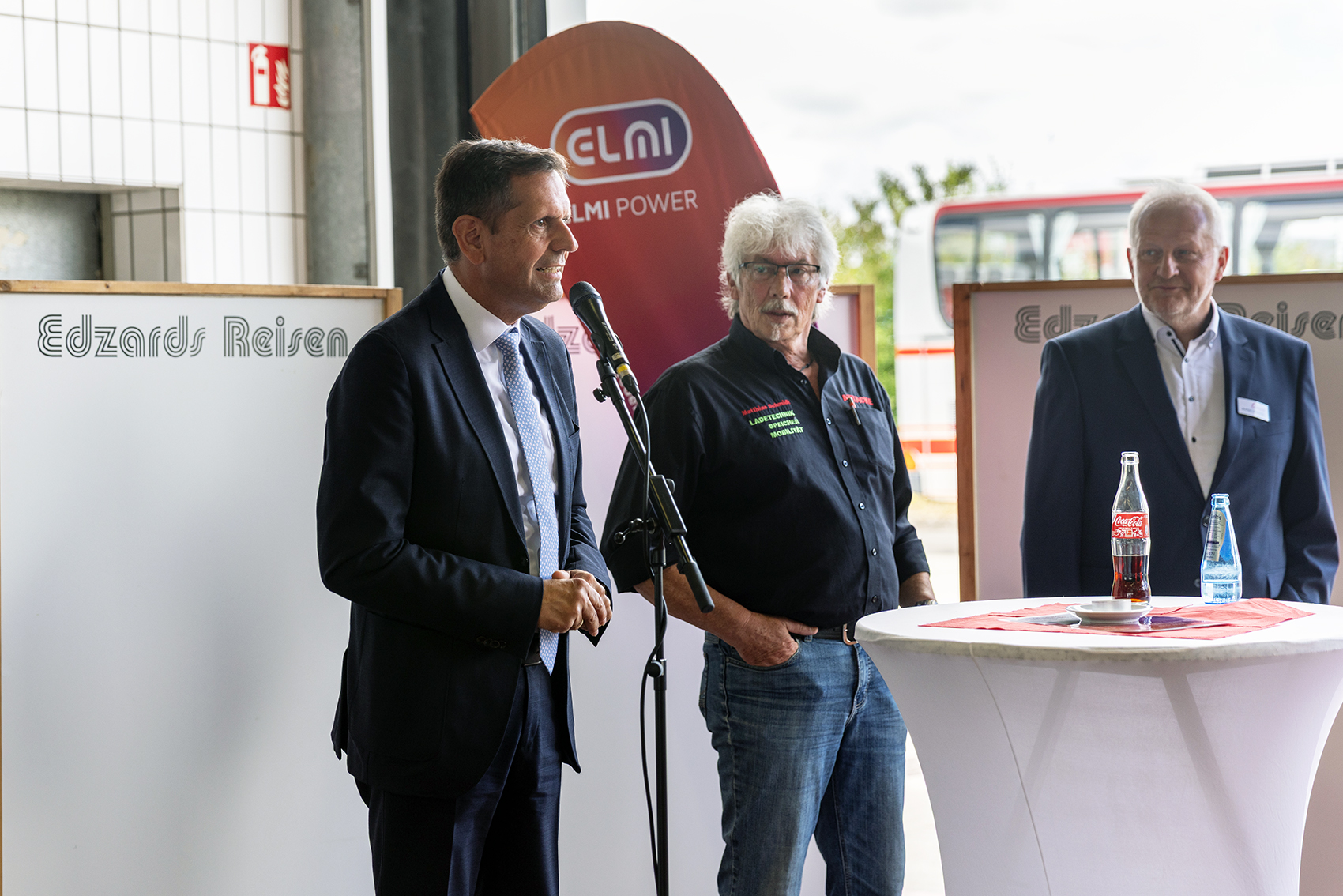 Ministerpräsident Olaf Lies weiht ELMI DSP400 und Hub400 bei Edzards Reisen in Aurich ein